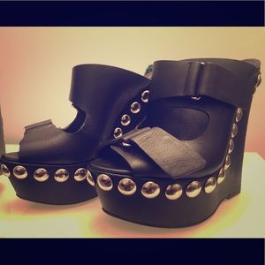 Giambattista Valli Black leather wedges 37 NWT